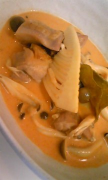 赤いカレー。の画像1